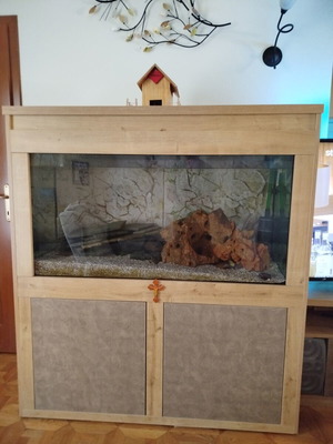 Aquarium furniture 350 liters used with EHEIM filter and LED lighting