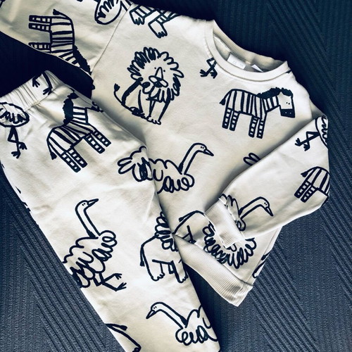 Zara tracksuit used unisex 4 years wide fit