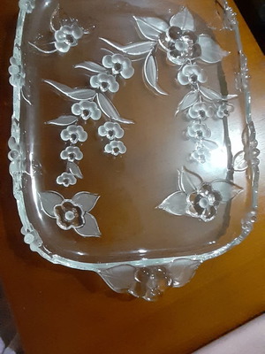Кристален поднос за сервиране винтидж с релефни цветя