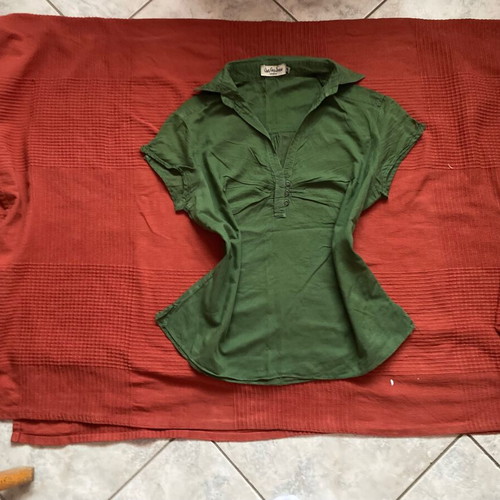 Green short-sleeve top Uno Fashion, Greek production