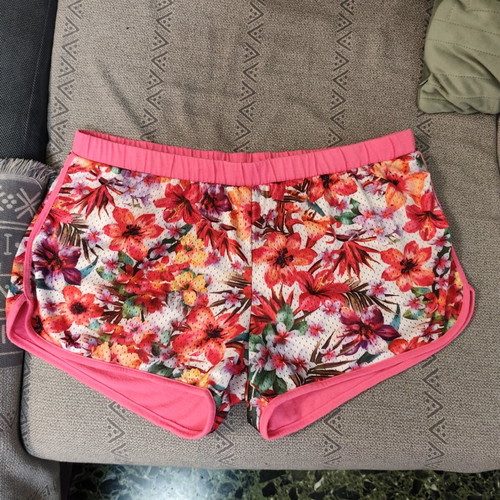 Calzedonia shorts like new, size large, pink multicolor