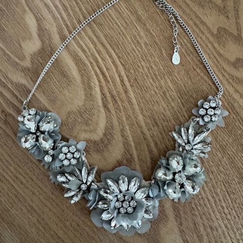 Necklace with rhinestones in gray and silver, like new