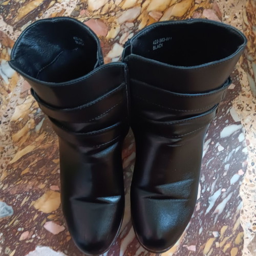 Voi&Noi low ankle boots size 37 used, black with warm lining and zipper