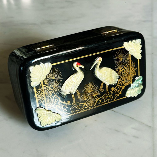 Vintage Chinese jewelry box used with mother of pearl and hand-painted details