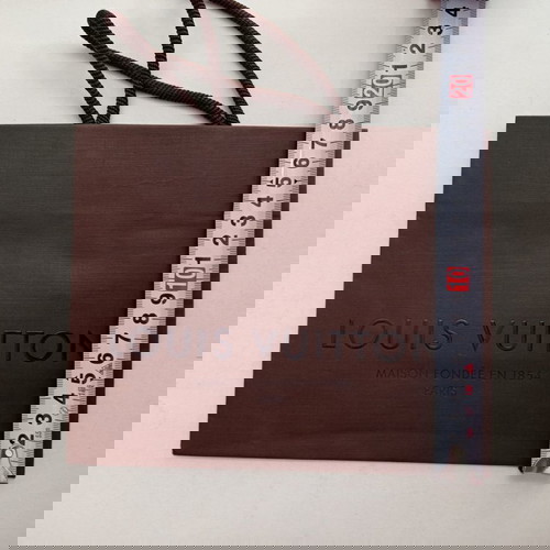ΧΑΡΤΟΣΑΚΟΥΛΕΣ ΣΥΣΚΕΥΑΣΙΕΣ LOUIS VUITTON 1