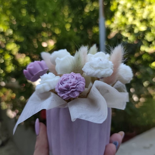 Wax Melts bouquet in porcelain jar, new, soy wax with Cashmere Kush scent