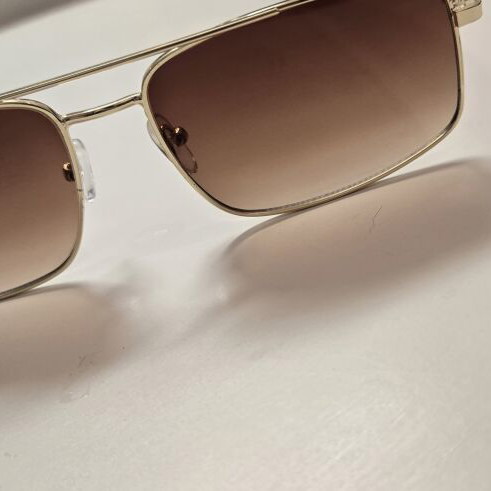 Vintage Elegance Aviator Sunglasses like new, polished gold frame