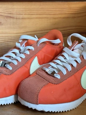 Nike Cortez sneakers like new, size 35, Safety Orange