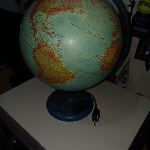 Globe lamp like new