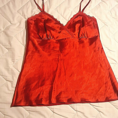Rouge Top satin blouse red, like new