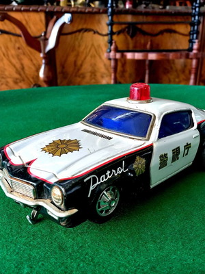 Tin toy from Japan used, functional