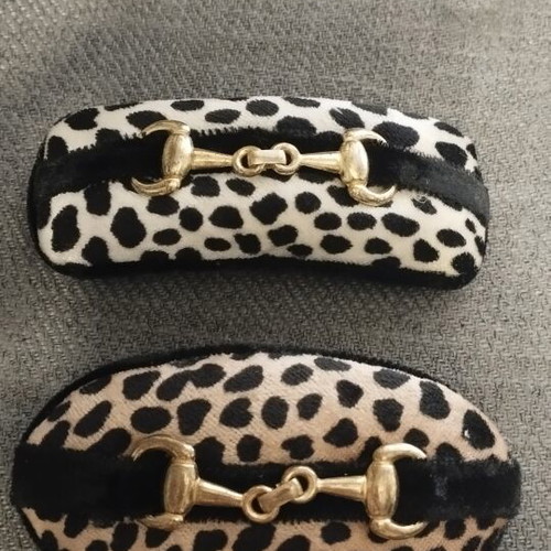 Vintage style hair barrettes animal print set of 2 with gold detail