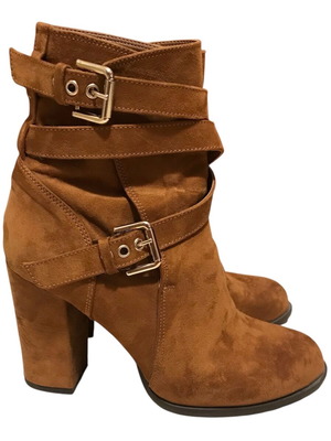 Sante suede ankle boots used with straps and buckles, brown