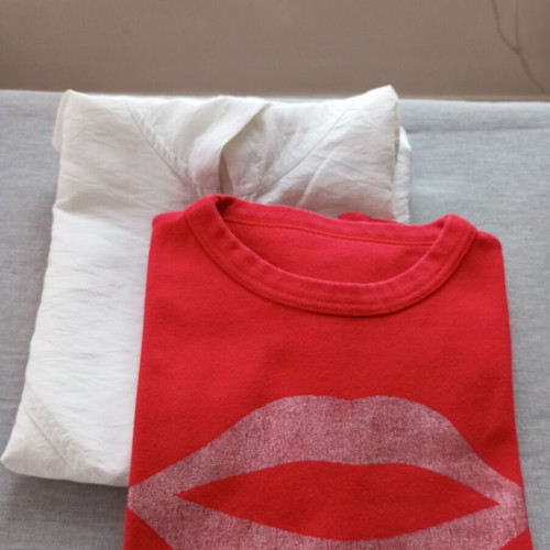 T-shirt with white sporty sleeveless vest gift set