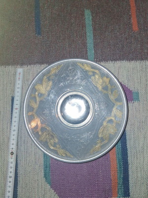 Decorative plate with gold leaf design