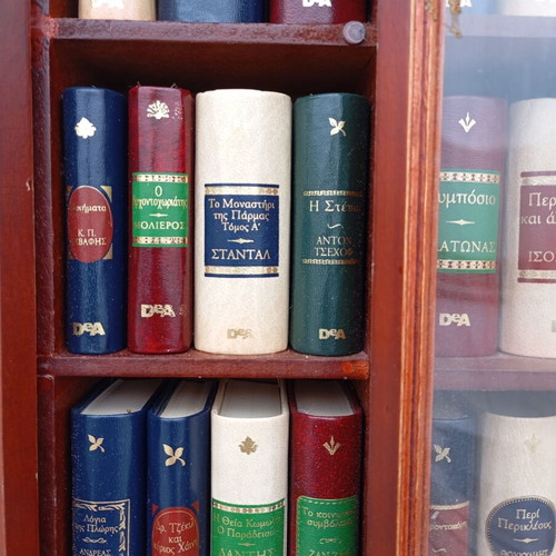 Deagostini miniature books used, 56 titles with mini bookshelf