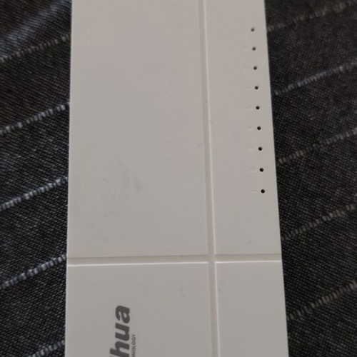 Dahua SF1008L Unmanaged L2 Switch with 8 Ethernet Ports new