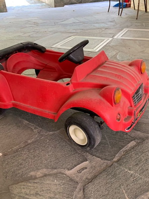 Vintage toy car used, heavy plastic 1960-1970, broken seat