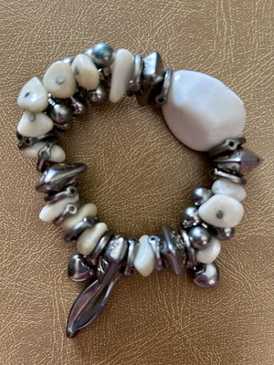 Women's bracelets used, silver white and silver brown chain set
