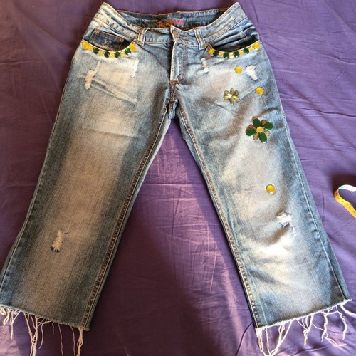 A-Style Capri jeans like new, blue with emerald and yellow stones