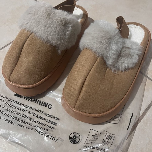 Beige outdoor fuzzy slippers, size 37