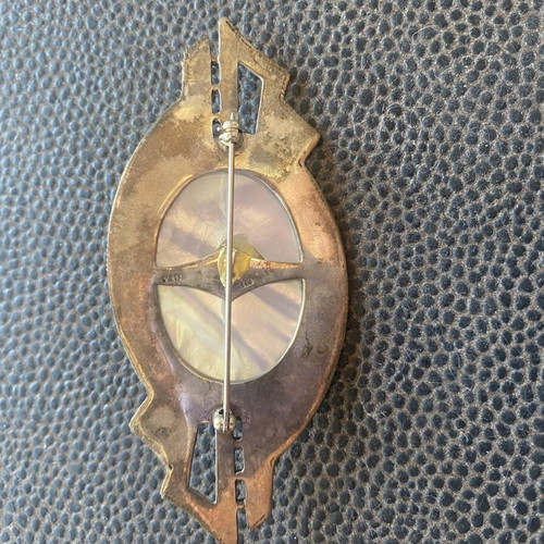 Pin with small amethyst stone, like new, 9cm length
