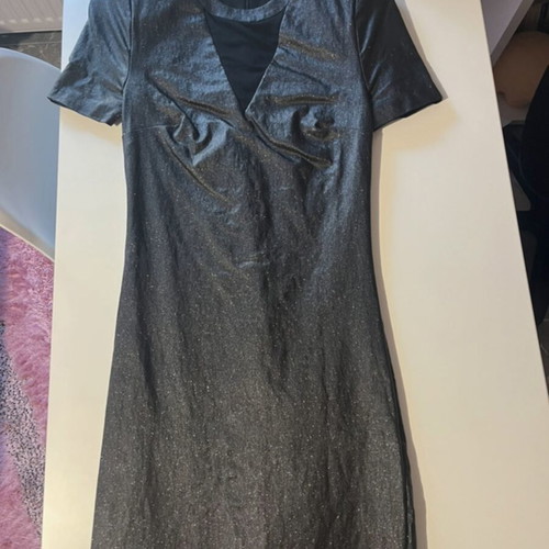 Lynne dress short fitted shiny silver size M like new