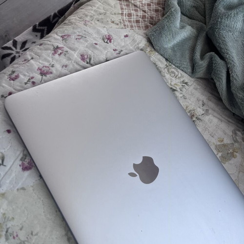 MacBook Pro 13” 2017 A1708 8GB RAM 256GB SSD used, for repair