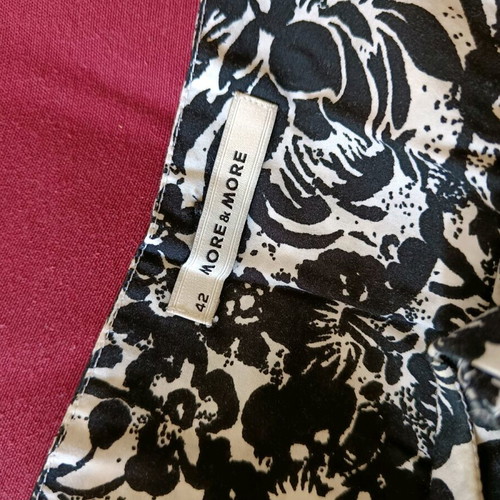 More short dress black and white like new, size XL