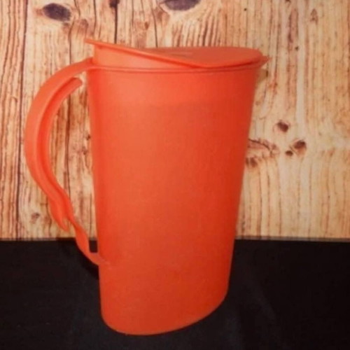 Tupperware Expression 2.1 lt pitcher
