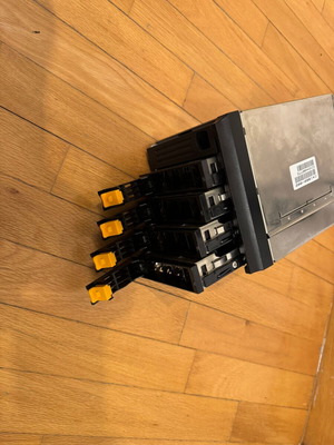 SATA Disk Array for 4 SATA III Drives, Hot Swap, 5.25" Bay