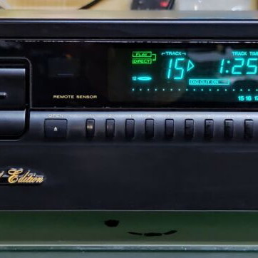 Marantz CD-52 SE CD player used with original remote