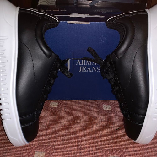 Emporio Armani Leather Sneakers like new, size 41, black and white