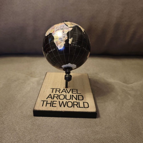 Table decorative globe like new
