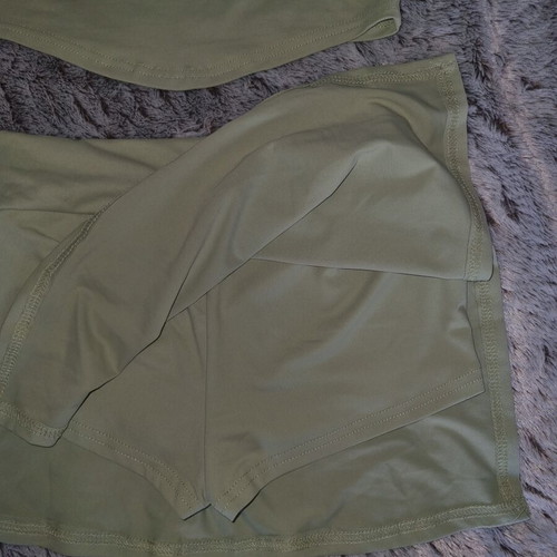 Summer set with skirt-shorts and matching blouse size XS like new, green
