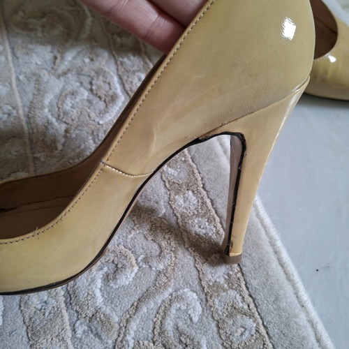 Bournazos leather patent pumps size 39 like new