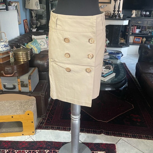 Benetton midi skirt used with buttons size M beige