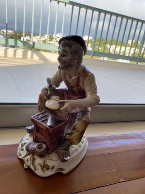 Capodimonte porcelain used “The Cobbler” height 29 cm