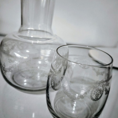 Vintage 1980 water carafe with glass stopper