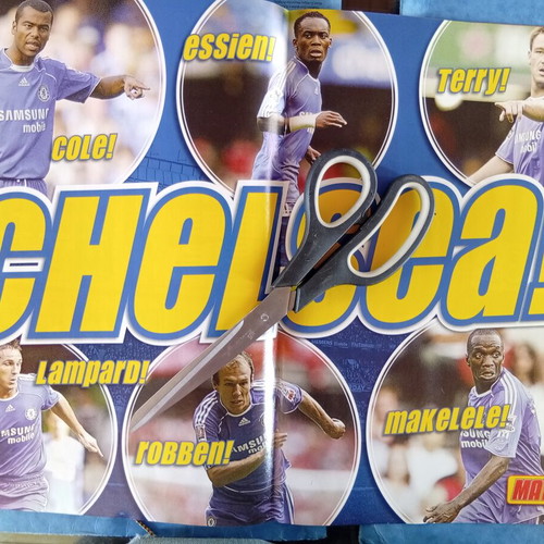 Match Football Magazine issue 3-9/10/2006 like new with Chelsea posters