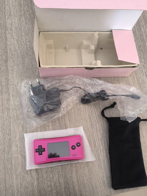 Game Boy Micro Pink boxed with original charger like new