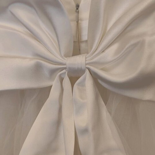 Flower girl dress like new, size suitable for 3-year-old girl