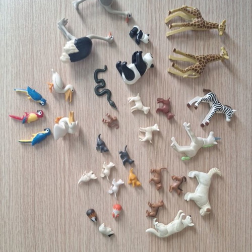 Playmobil animal figures set like new, 32 pieces