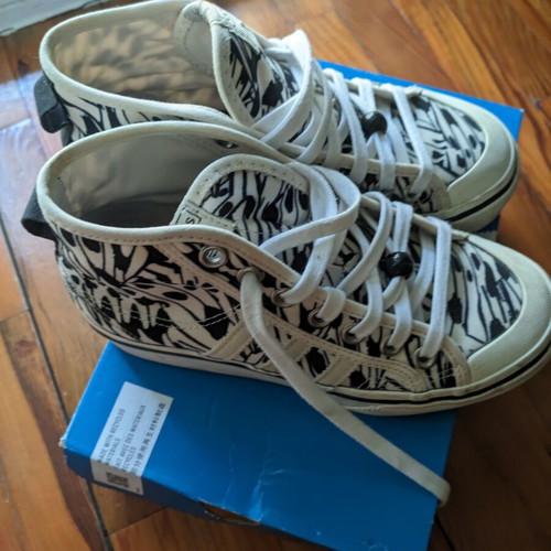 Nizza Adidas sneakers like new, size 36, black and beige