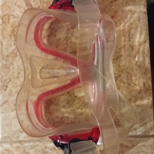 Sea mask used with tempered glass for scuba divers