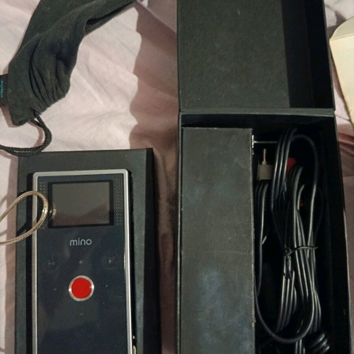 Video camera full HD with built-in USB port like new