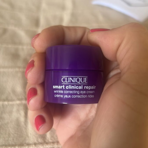 Clinique set with 3 products and neseser, new