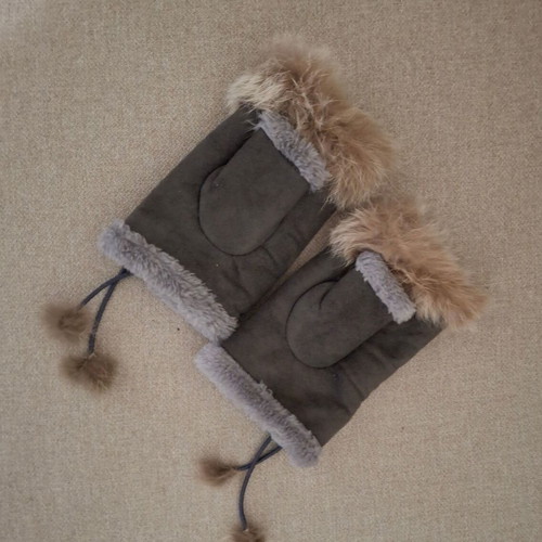 Gloves new with real fur gray