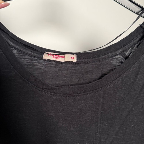 T-shirt black Pink Woman size M comfortable fit like new