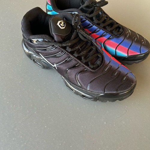 Nike Tn Air athletic shoes new, size 42, black
